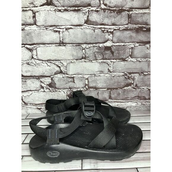 Chaco Black Synthetic Cross Strap Hiking Rubber Sole Sandals Men’s Sz 9M US/42EU - Picture 1 of 15